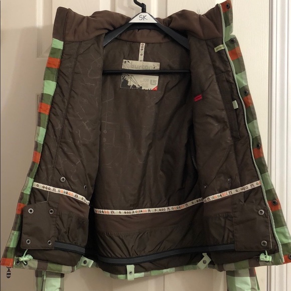 Women’s Burton Snowboarding Jacket - Picture 3 of 15